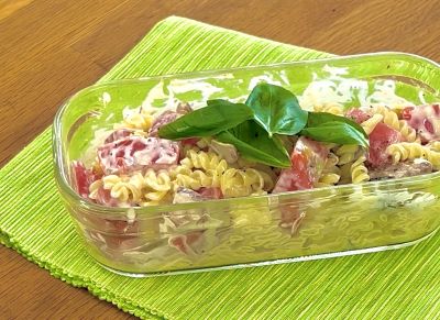 トマトと鯖缶のマカロニサラダ